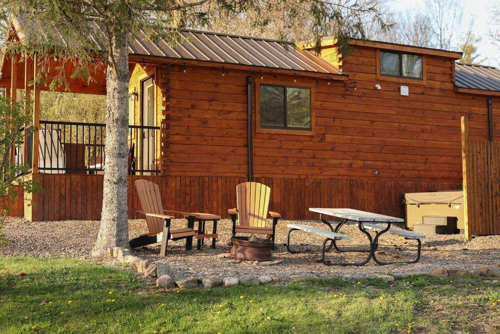 Route 6 Campground Gaines Bilik gambar